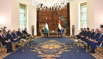 السيسي وعباس يبحثان غزة ورفض التهجير.. القاهرة تدعو لتنفيذ الاتفاق وتوحيد الصف الفلسطيني
