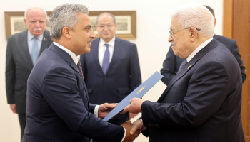 الرئيس عباس يتسلم أوراق اعتماد السفير المصري الجديد باسم عبد الهادي | نداء الوطن
