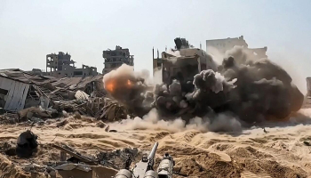 الابادة مستمرة ضد المدنيين بغزة شهداء بالعشرات واحياء مدمرة