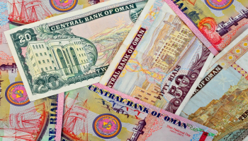 أسعار عملات دول الخليج مقابل الدولار الأمريكي اليوم | نشرة الصرف المباشرة