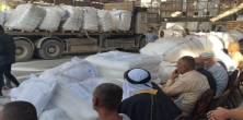 العشائر الفلسطينية تؤمّن توزيع المساعدات في غزة… والمؤسسات تبدأ بتسليم الدقيق والطرود الغذائية العشائر الفلسطينية تؤمّن توزيع المساعدات في غزة… والمؤسسات تبدأ بتسليم الدقيق والطرود الغذائية