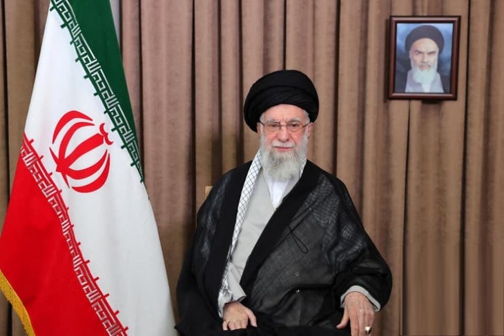 ايران خامنئي يحذر واشنطن: لن نستسلم.. وأي هجوم أمريكي ستكون له عواقب لا رجعة فيها