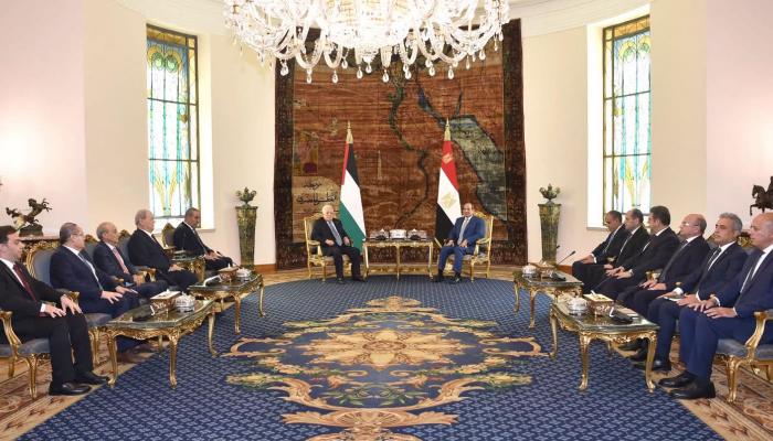 السيسي وعباس يبحثان غزة ورفض التهجير.. القاهرة تدعو لتنفيذ الاتفاق وتوحيد الصف الفلسطيني