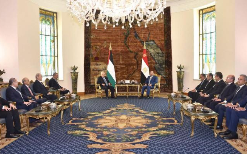 السيسي وعباس يبحثان غزة ورفض التهجير.. القاهرة تدعو لتنفيذ الاتفاق وتوحيد الصف الفلسطيني