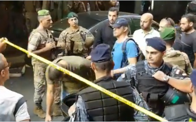 تفاصيل الافراج عن الرهائن المحتجزين داخل بنك في بيروت