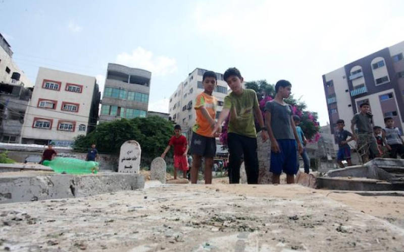 الاعلام العبري يكشف : الجيش قتل 5 اطفال في مقبرة الفالوجة شمال غزة...تفاصيل
